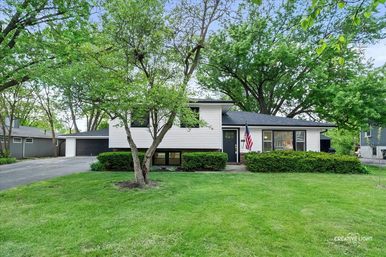 5S464 Sherman Ave., Naperville, IL 60563