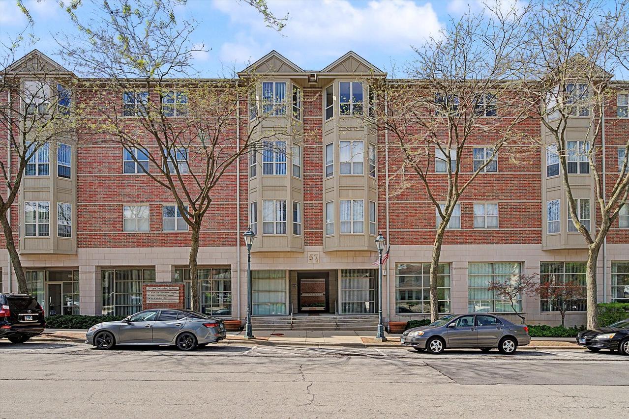 57 E Hattendorf Ave. #407, Roselle, IL 60172