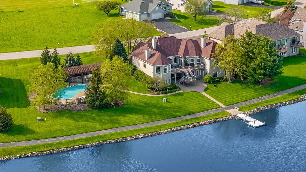 3833 Westlake Village Dr., Winnebago, IL 61088