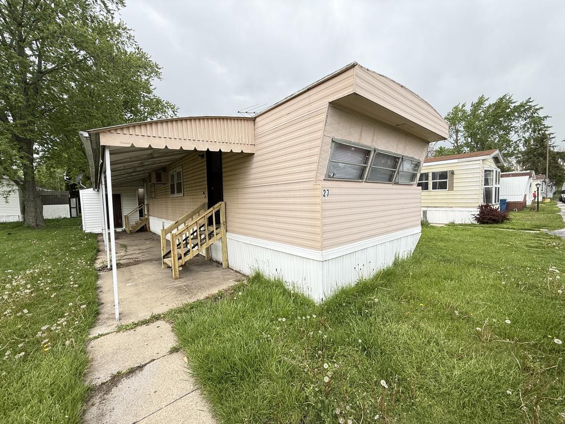 1712 S Dixie Hwy. #27, Crete, IL 60417