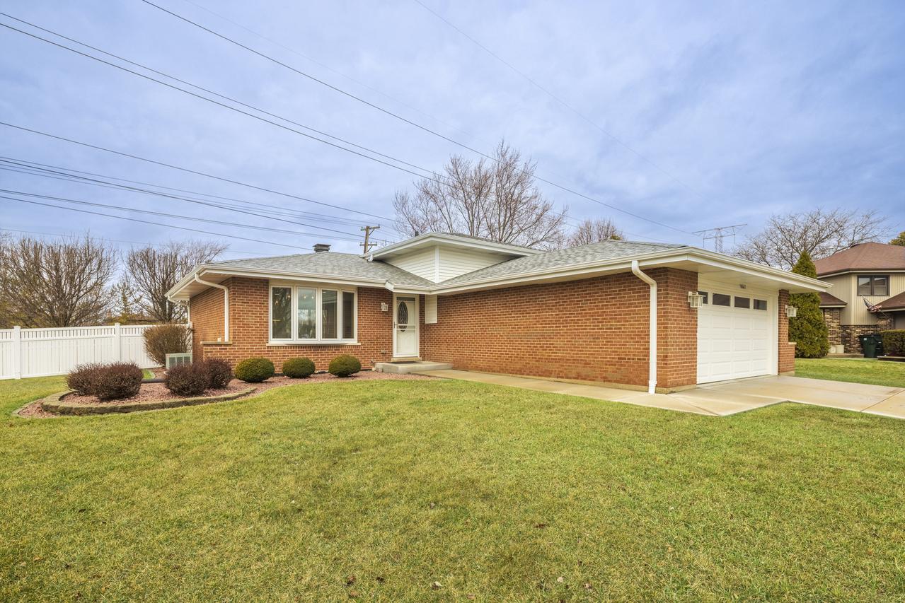 16612 Meadow Ct., Tinley Park, IL 60477