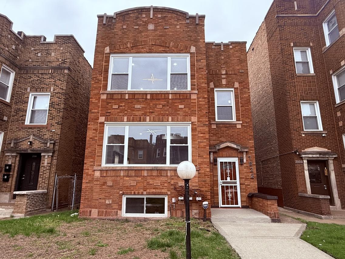 7932 S Champlain Ave., Chicago, IL 60619