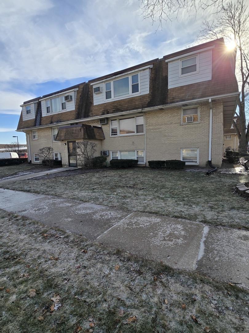 9911 W 58th St. #2, Countryside, IL 60525