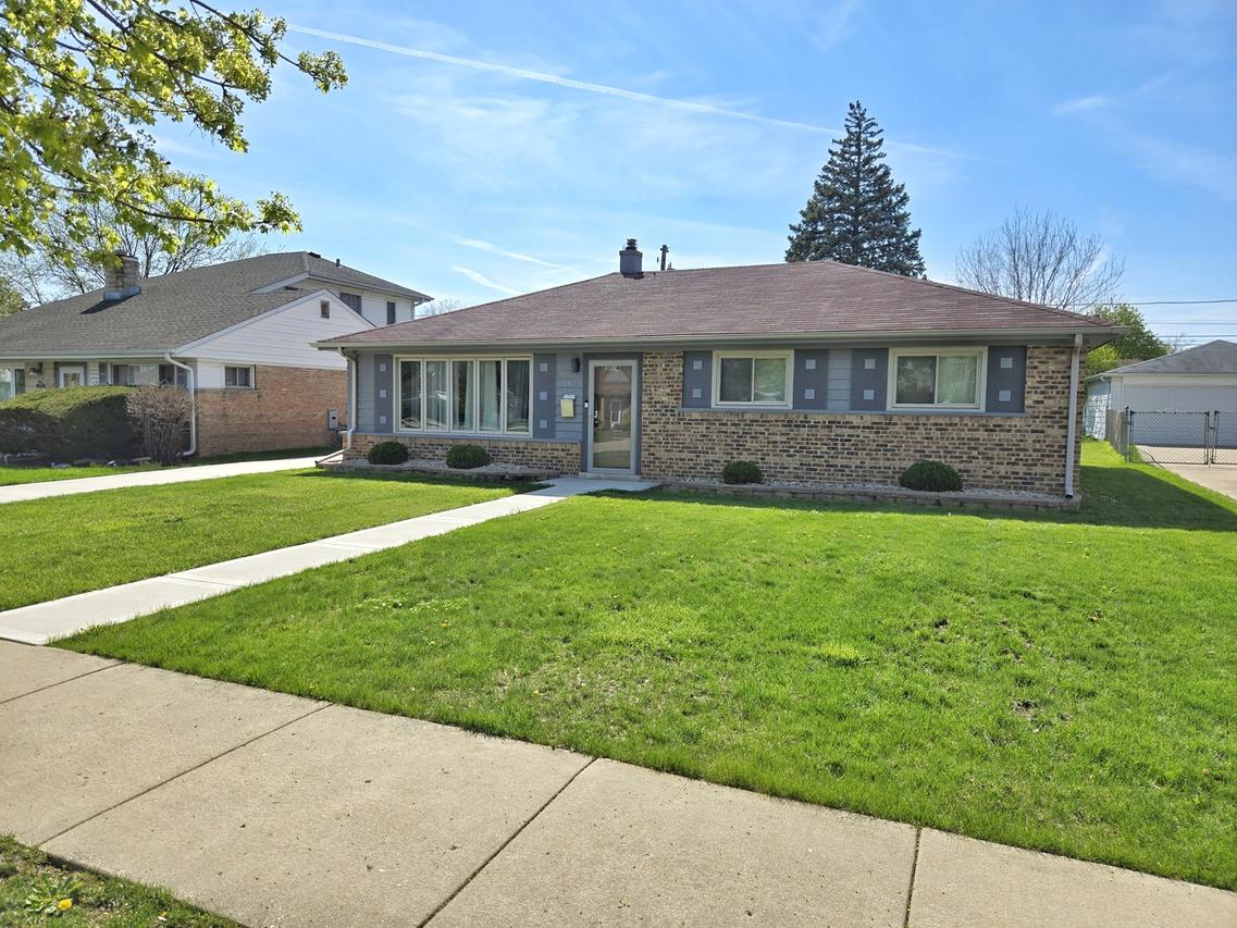 980 W Grant Dr., Des Plaines, IL 60016
