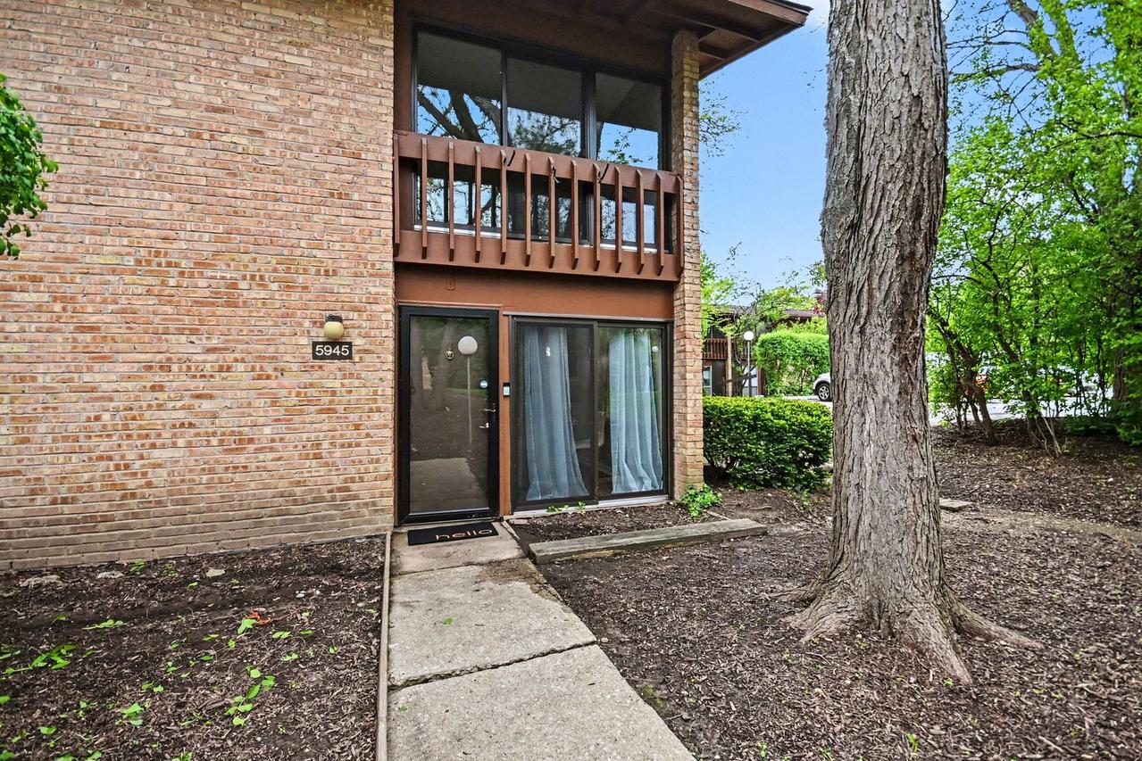 5945 Meadow Dr., Lisle, IL 60532
