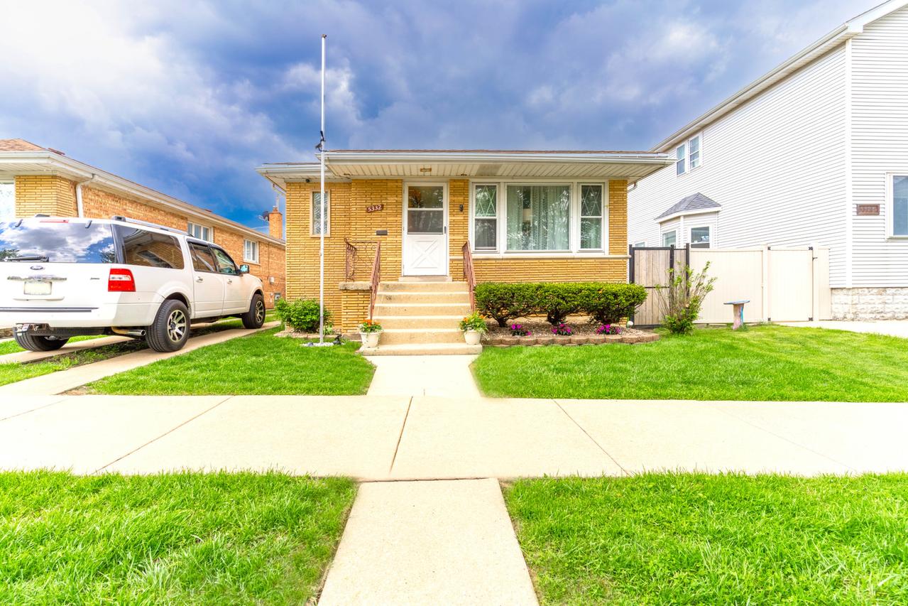 5332 S Meade Ave., Chicago, IL 60638