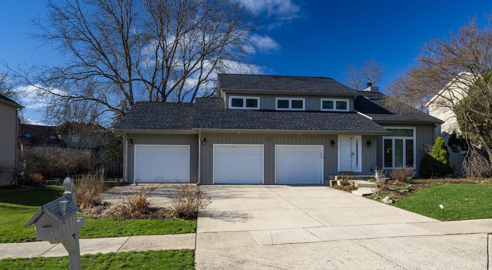 833 Huntleigh Dr., Naperville, IL 60540