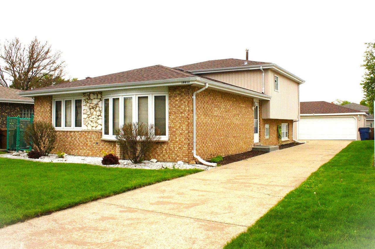 10013 S Menard Ave., Oak Lawn, IL 60453