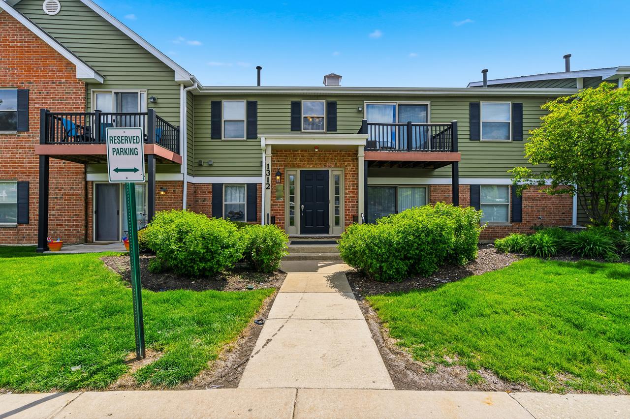 1312 Mc Dowell Rd. #204, Naperville, IL 60563