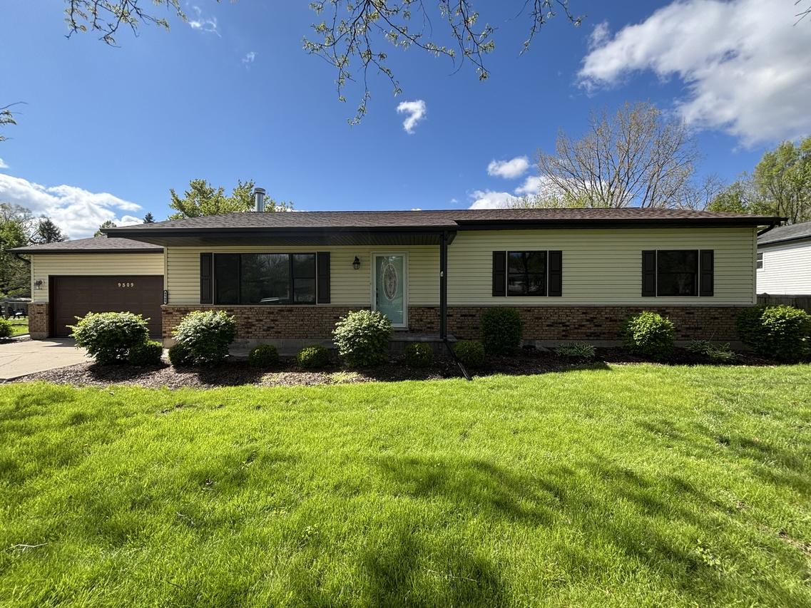 9509 Ballard Rd., Crystal Lake, IL 60014