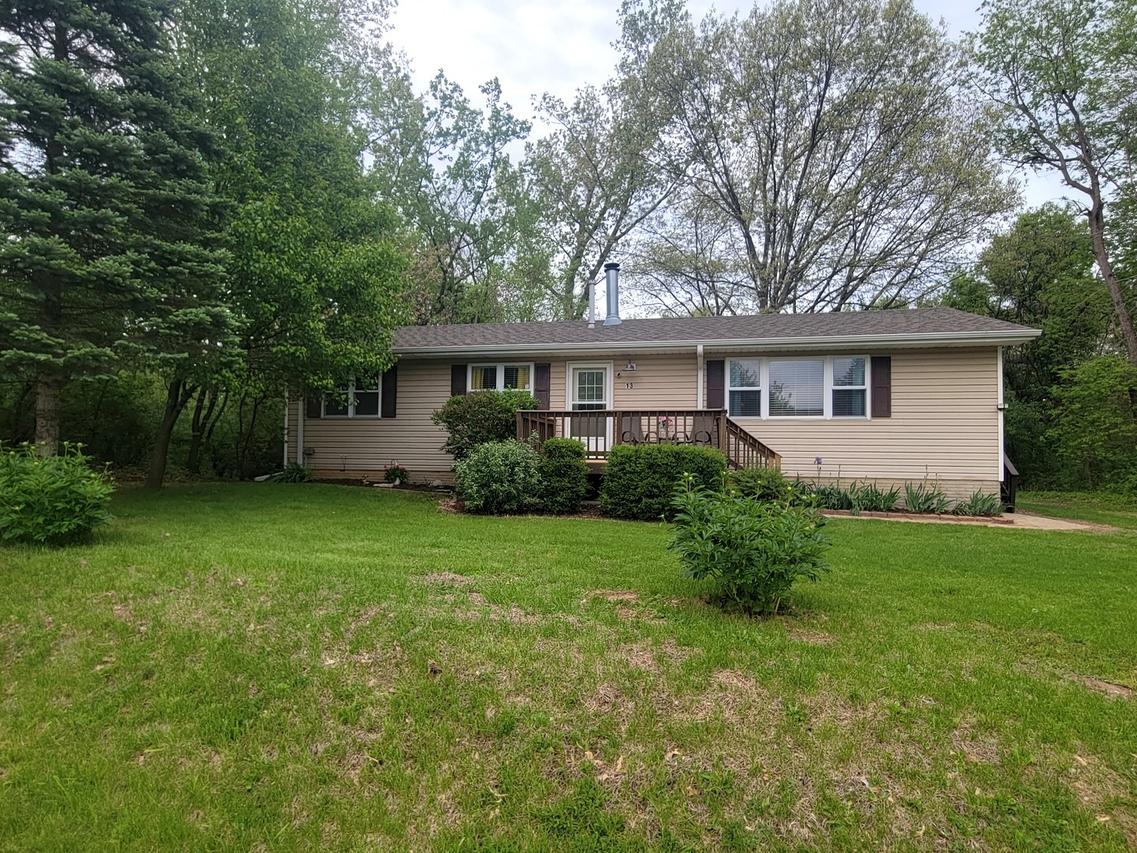 13 Birch Dr., Putnam, IL 61560