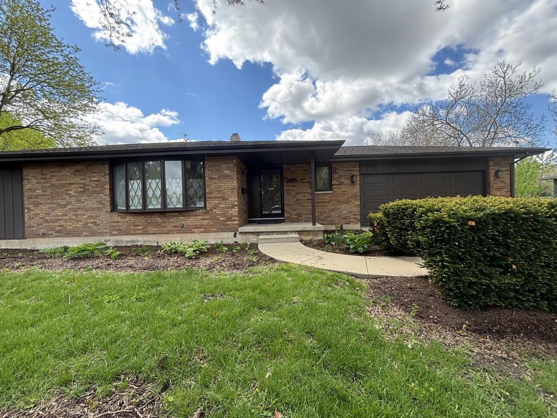 765 Algona Ave., Elgin, IL 60120