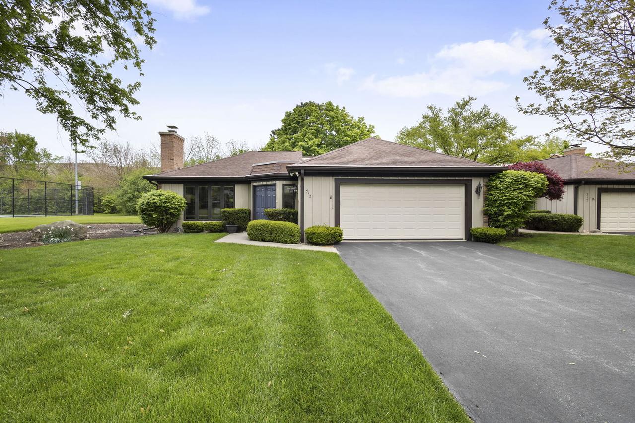715 Tomlin Dr. #A1, Burr Ridge, IL 60527