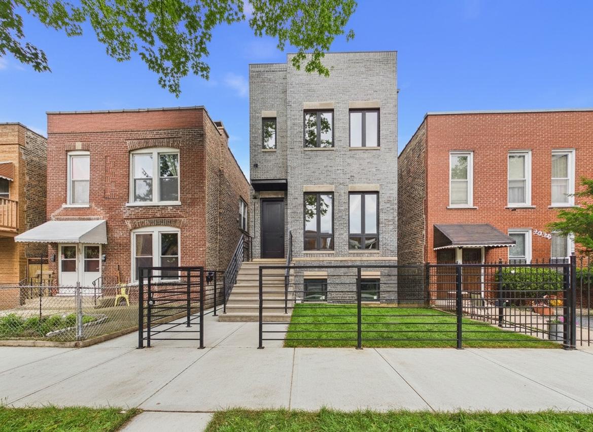 2638 W Superior St., Chicago, IL 60612