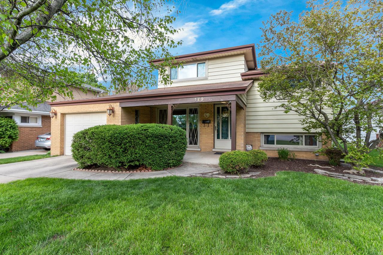 179 N Hampshire Ave., Elmhurst, IL 60126