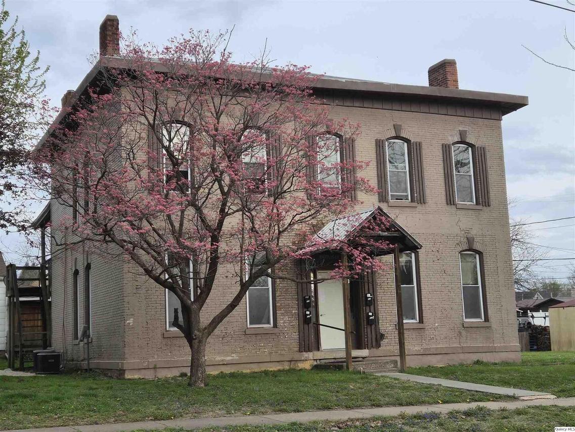 609-611 S 10th St, Quincy, IL 62301