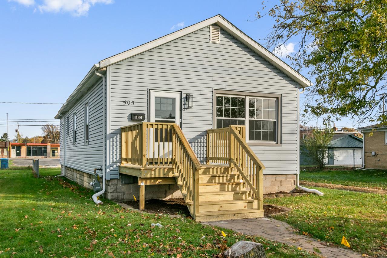 505 Greenbay Ave., Calumet City, IL 60409