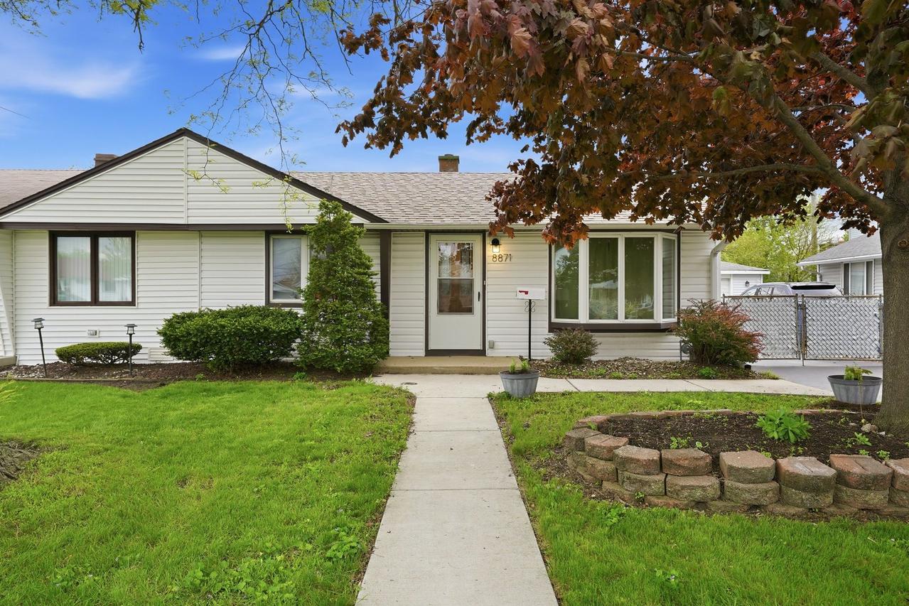 8871 S Beck Pl., Hometown, IL 60456