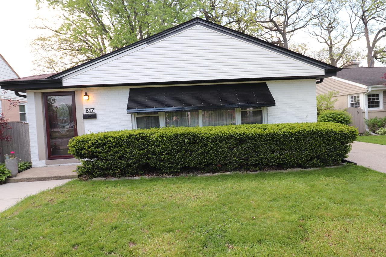 817 Rowe Ave., Park Ridge, IL 60068