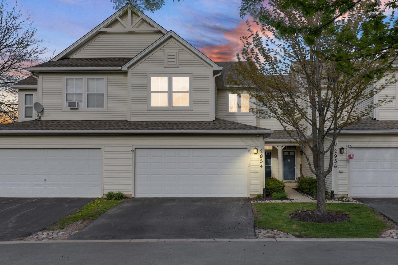2954 Falling Waters Ln., Lindenhurst, IL 60046