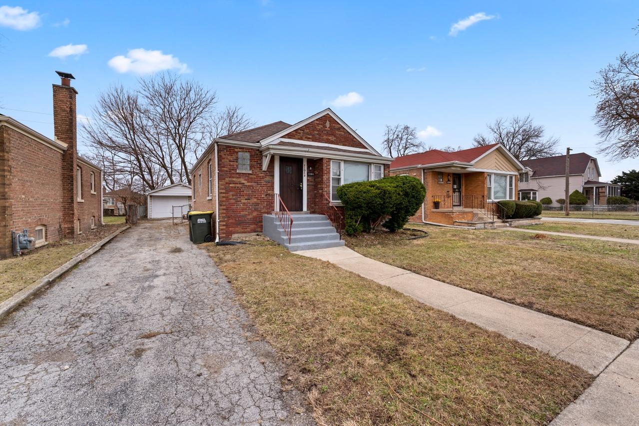 13904 S Tracy Ave., Riverdale, IL 60827