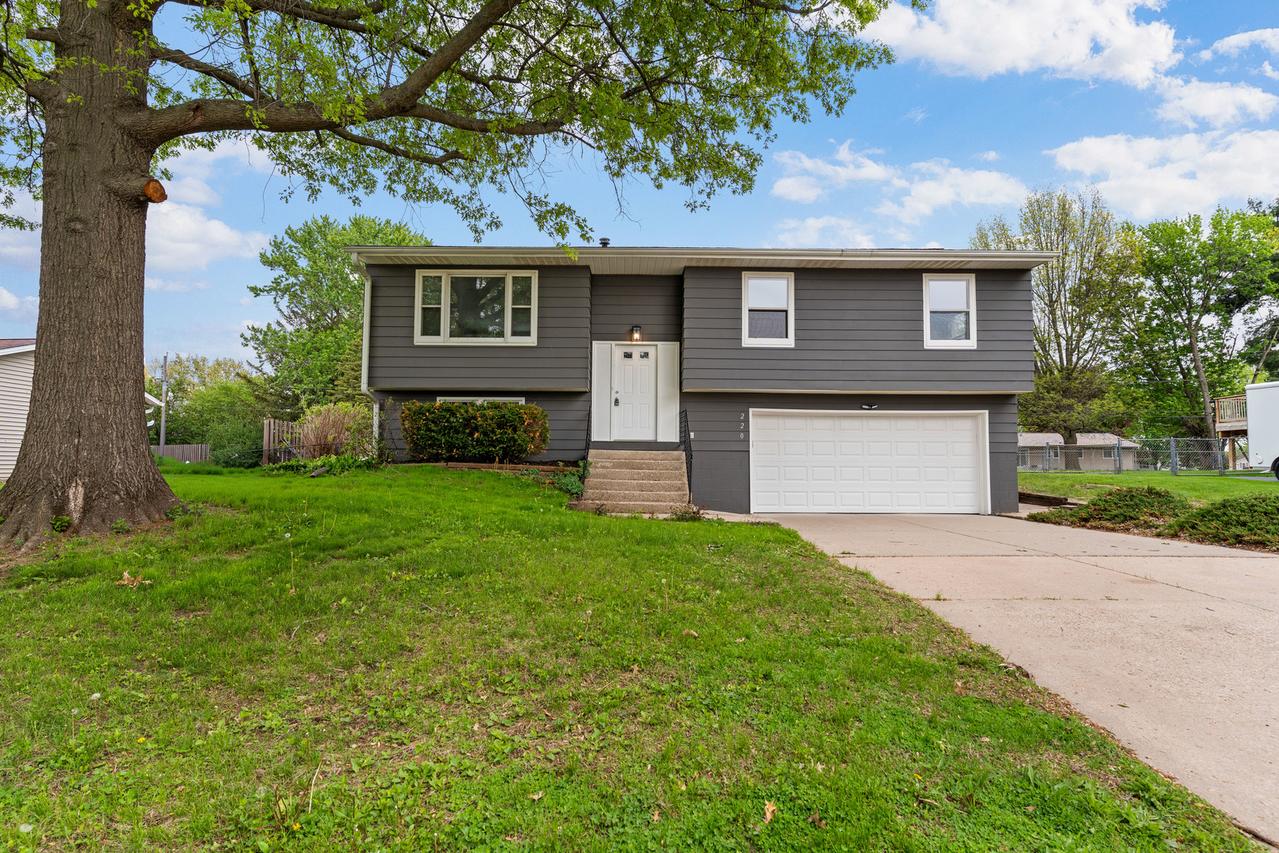 220 Melodie Ln., Colona, IL 61241