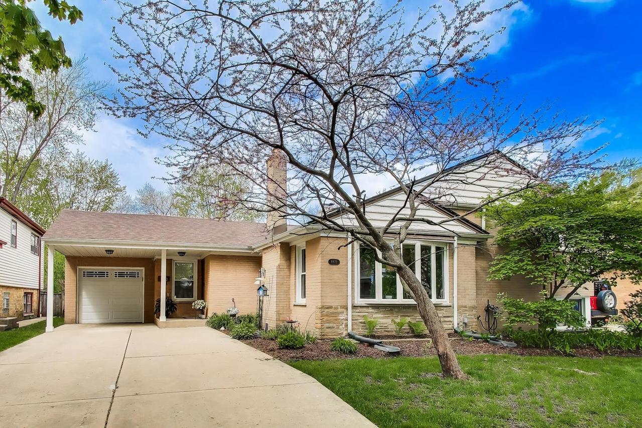8922 Ewing Ave., Evanston, IL 60203