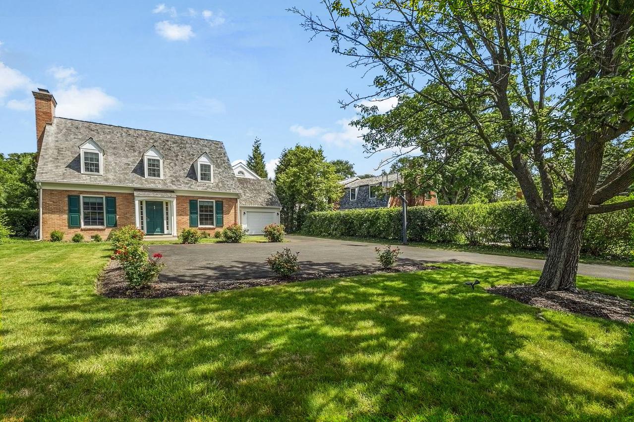 110 E Sheridan Rd., Lake Bluff, IL 60044