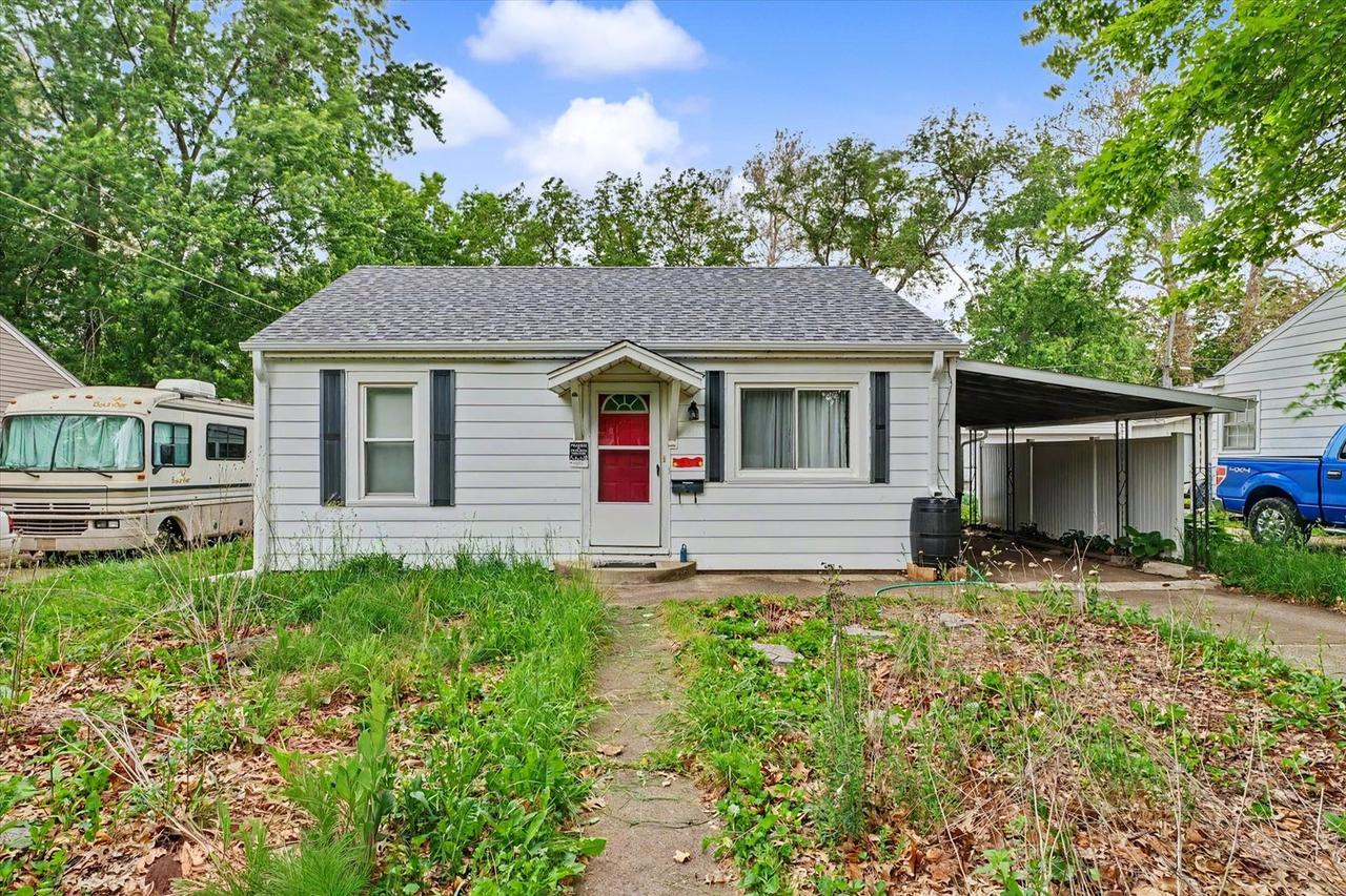1116 W Columbia Ave., Champaign, IL 61821