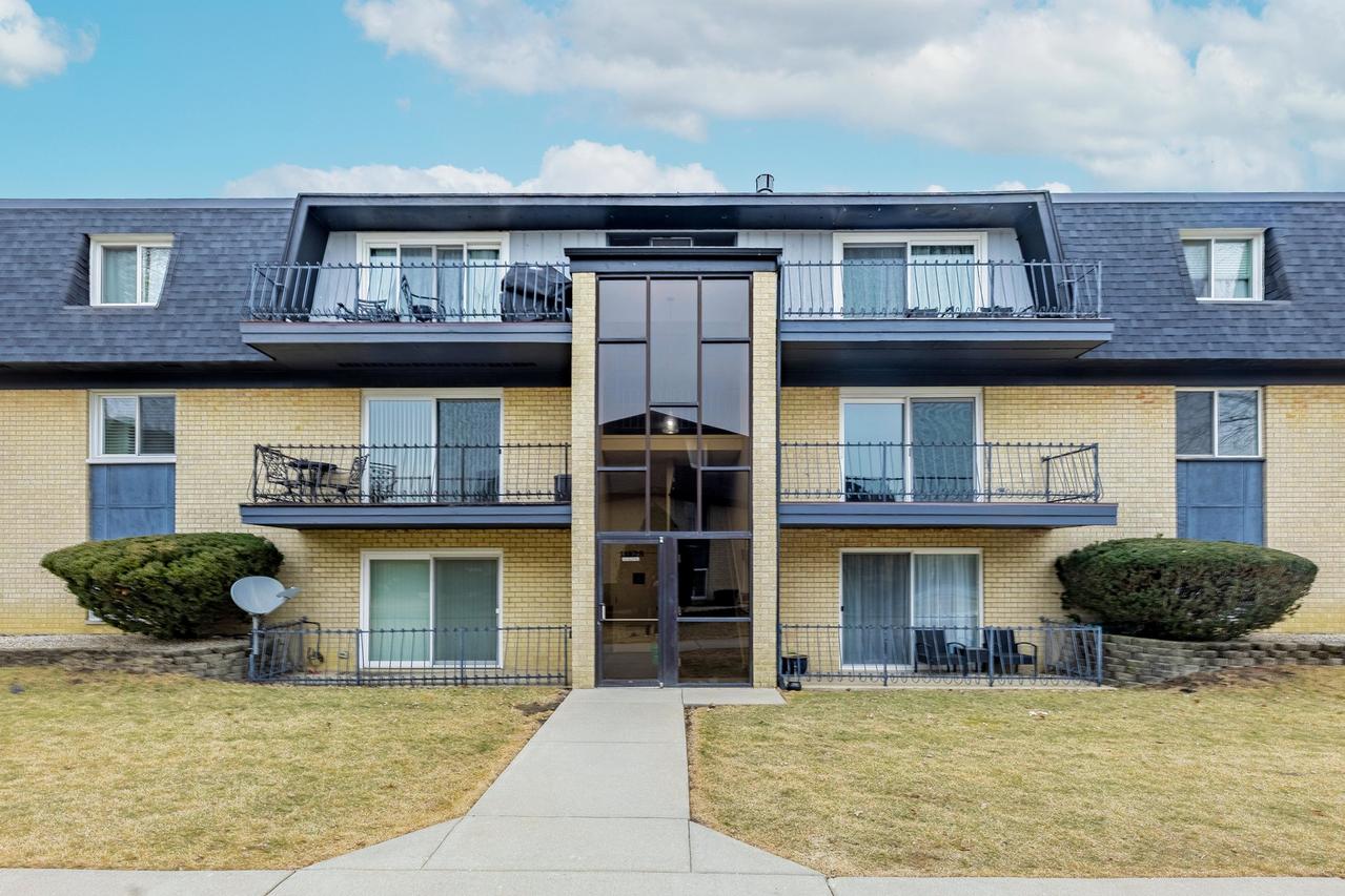 11128 S 84th Ave. #2B, Palos Hills, IL 60465