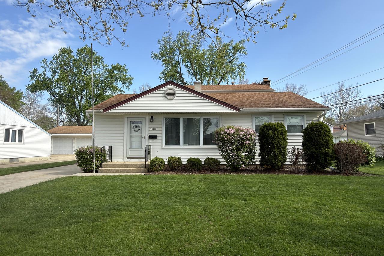 3000 Starling Ln., Rolling Meadows, IL 60008