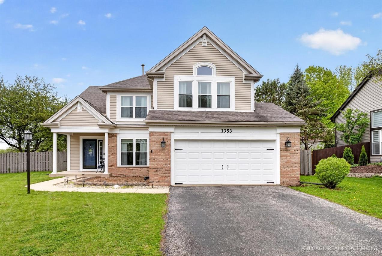 1353 Royal Oak Ln., Lake In The Hills, IL 60156