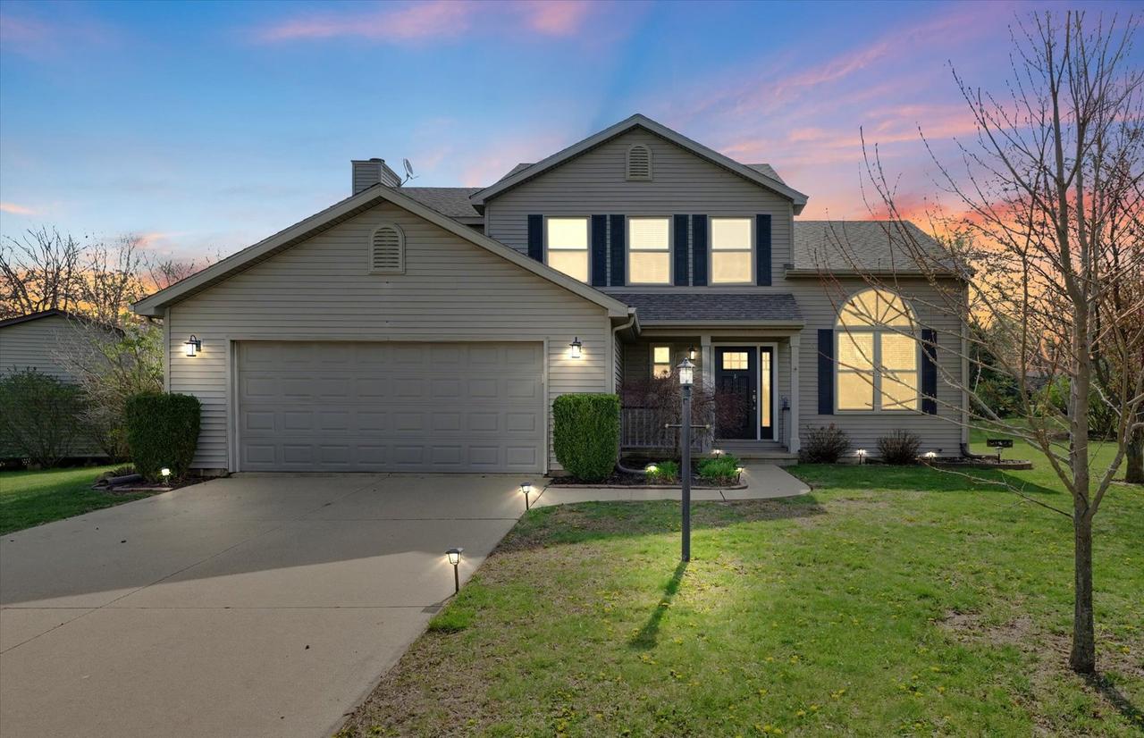 202 N Spruce Dr., Mahomet, IL 61853