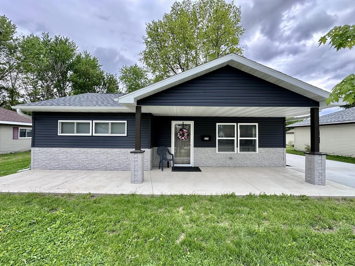1210 Douglas Dr., Sterling, IL 61081