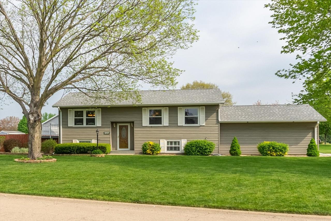 1047 E Market St., Hennepin, IL 61327