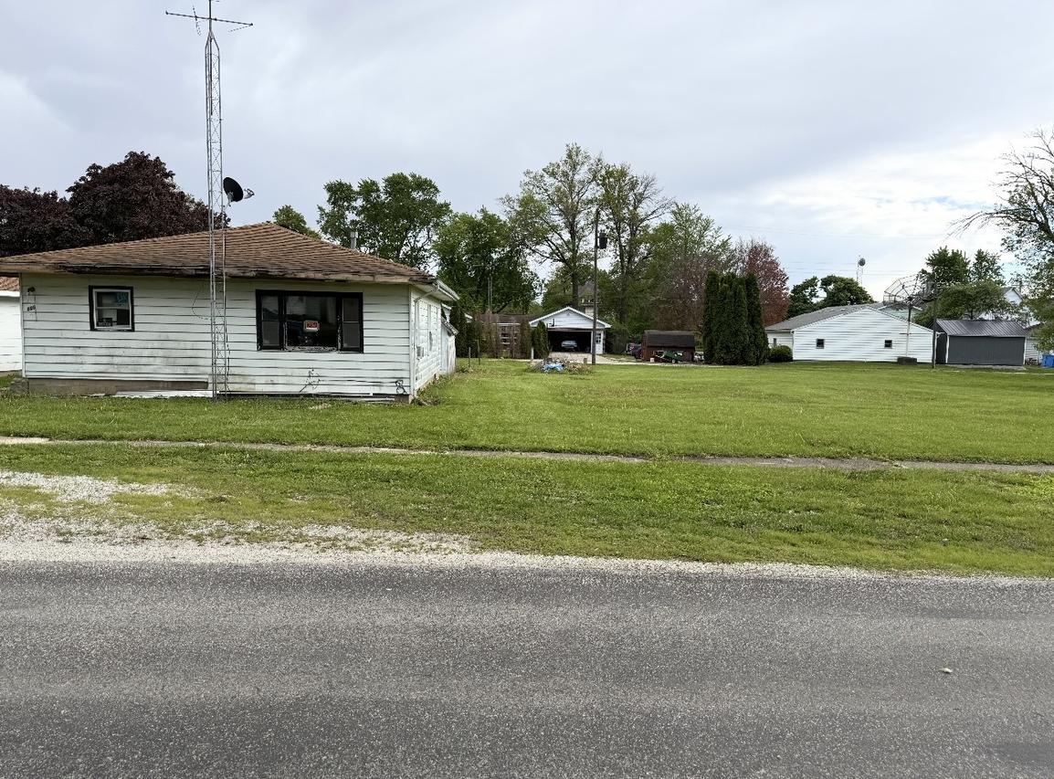 105 W Columbus St., Sibley, IL 61773