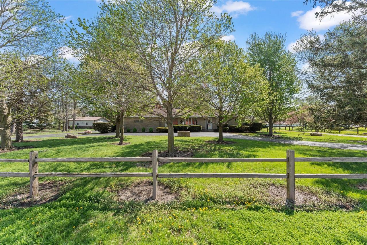 2501 N 4100 East Rd., Bellflower, IL 62174