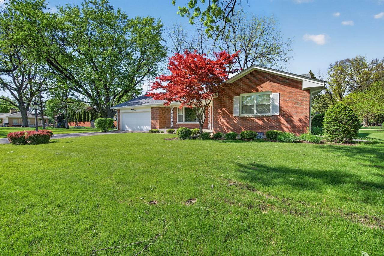 2275 Garden Rd., Aurora, IL 60506