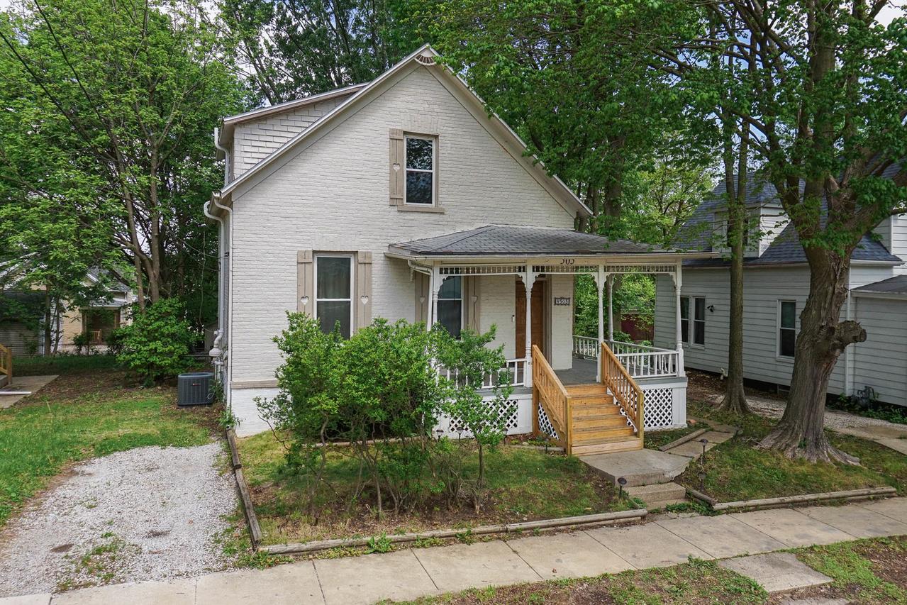 505 W Oakland Ave., Bloomington, IL 61701