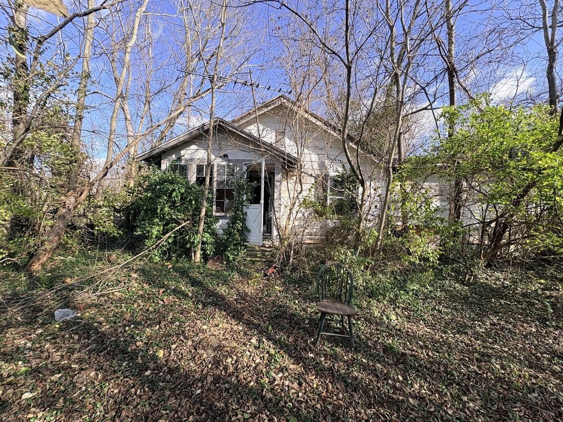1116 S Holland St., Harrisburg, IL 62946