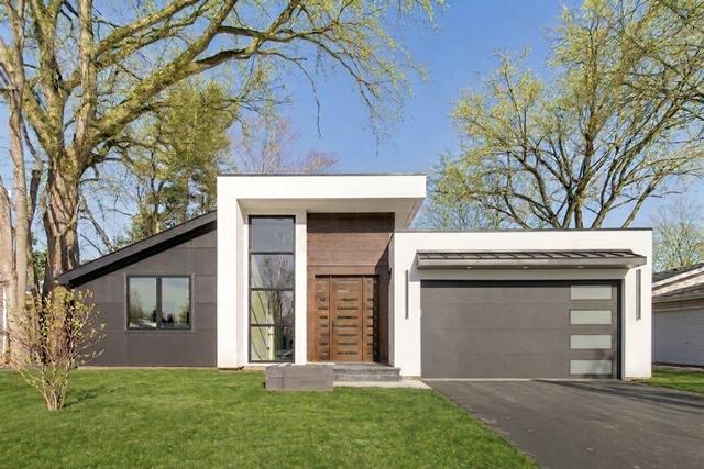 New Homes with Master Bedrooms on the 1st Floor in Glenview: April 25th to May 1st