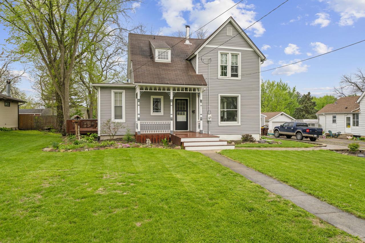 205 E Brayton Rd., Mount Morris, IL 61054