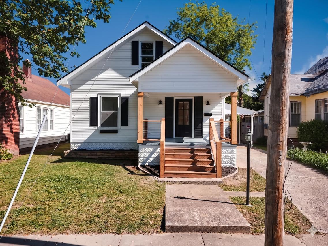 200 A E Thorn St., Marion, IL 62959