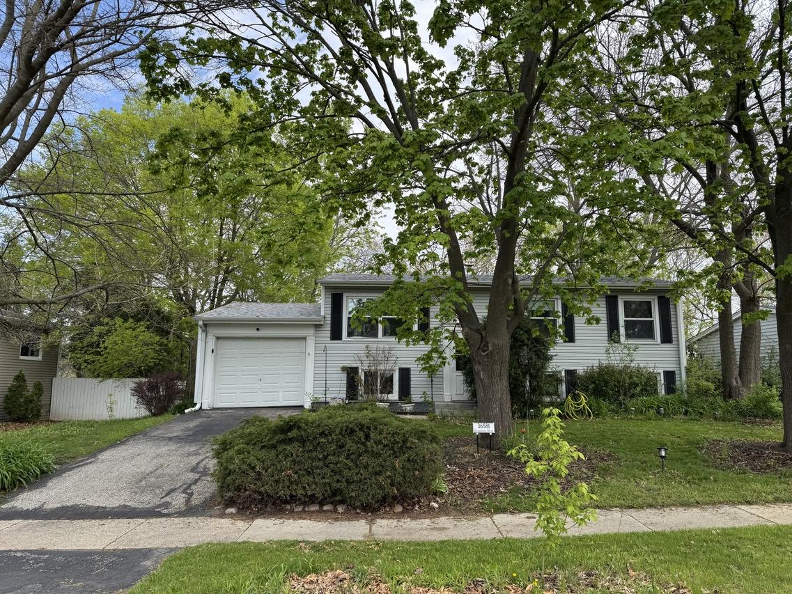 36581 N Grandwood Dr., Gurnee, IL 60031