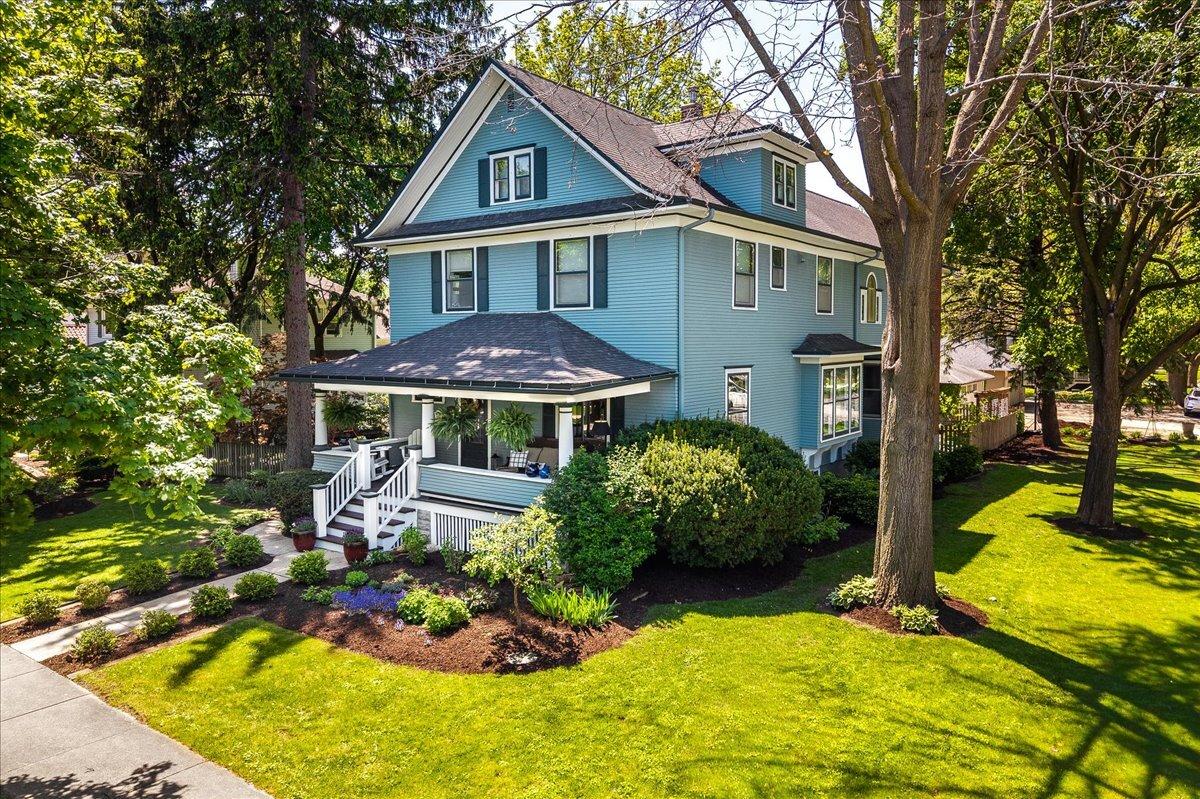 23 N Columbia St., Naperville, IL 60540