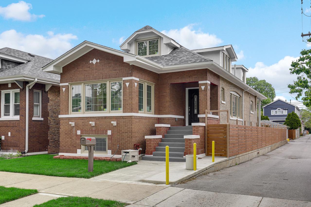 4915 N Kostner Ave., Chicago, IL 60630