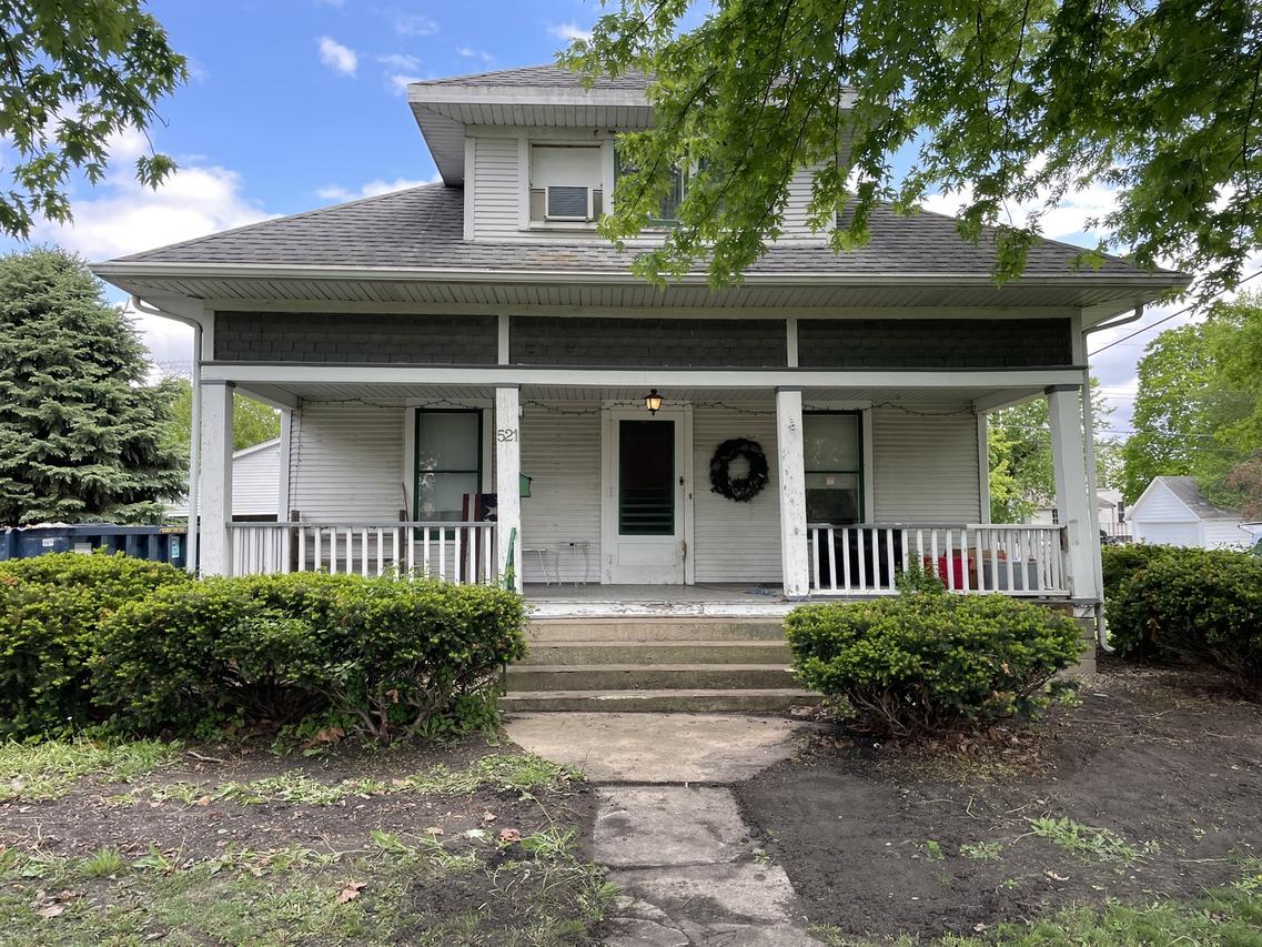 521 S Central St., Gilman, IL 60938