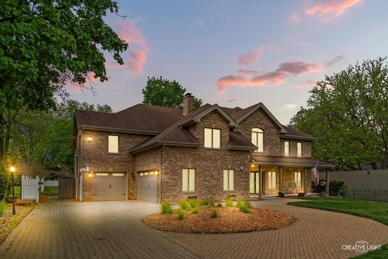10S060 Clarendon Hills Rd., Willowbrook, IL 60527