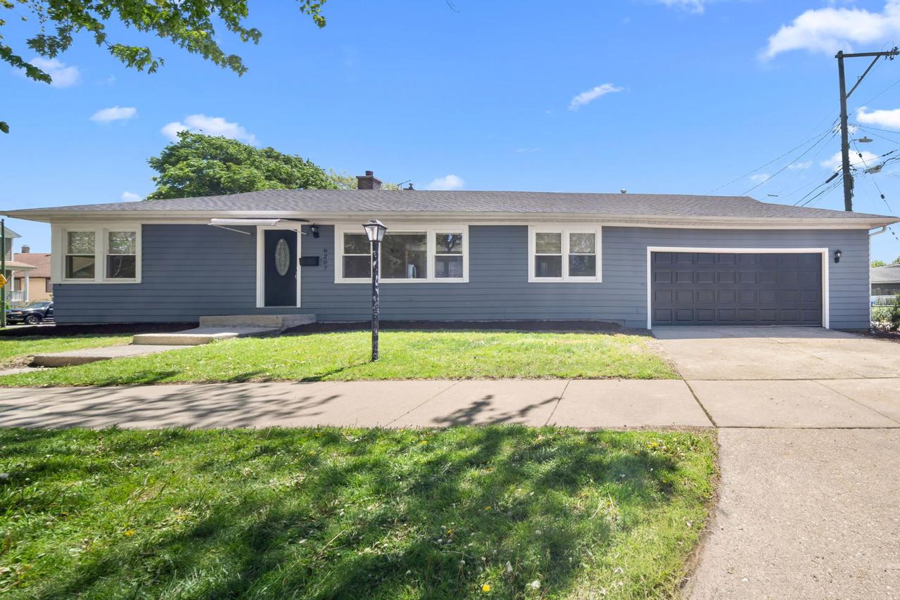 6207 W Eastwood Ave., Chicago, IL 60630