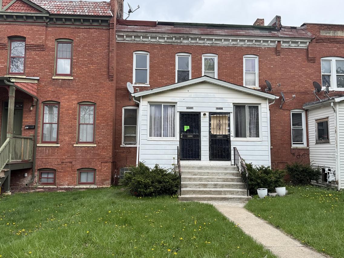 10437 S Corliss Ave., Chicago, IL 60628